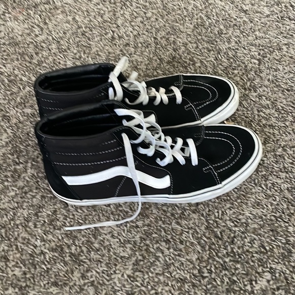 Vans - Picture 2 of 3